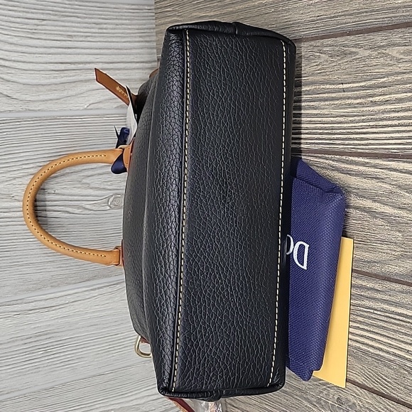 NWT Dooney&Bourke Dillen Satchel/Crossbody Bag - Picture 6 of 9